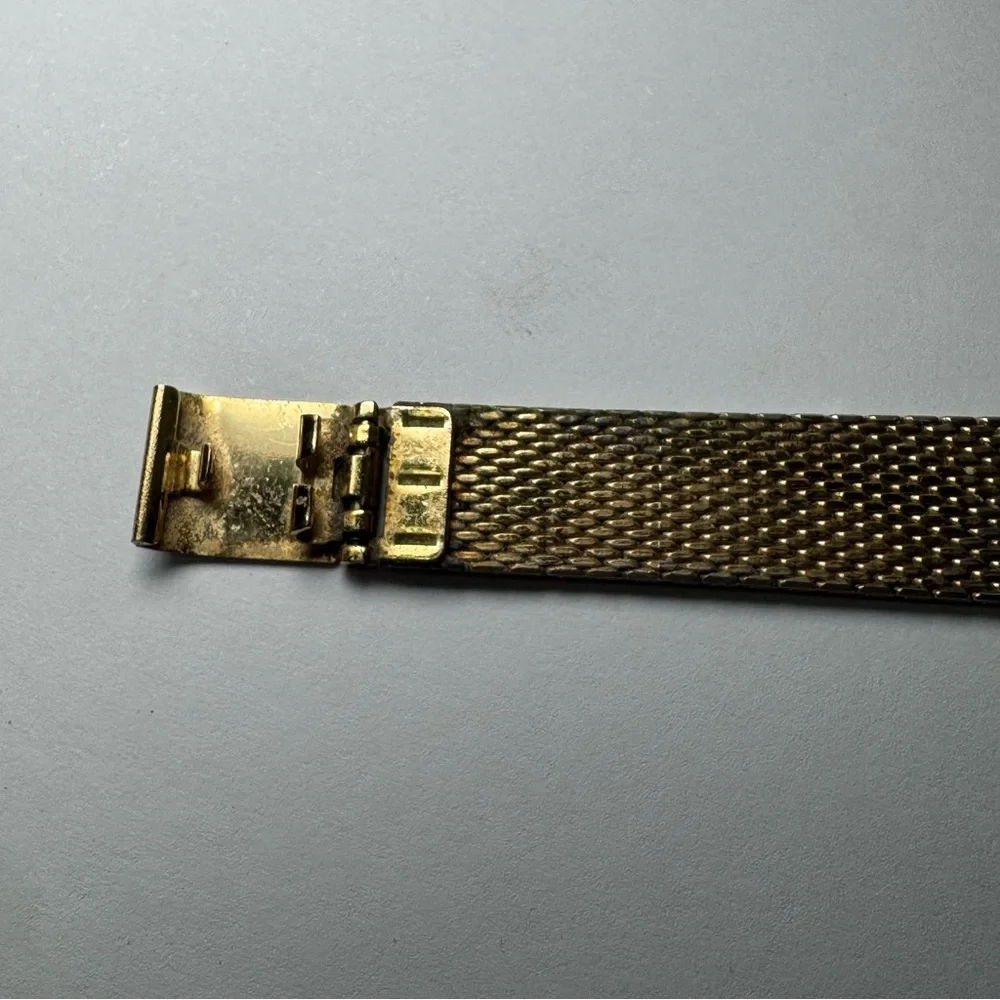 Vintage Lorus by‎ Seiko Disney Holographic Mickey Mouse Quartz Watch Gold Band